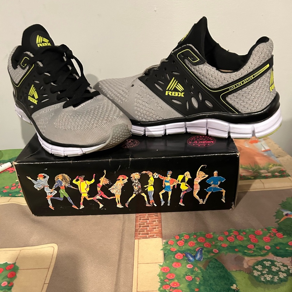 RBX Sneakers‎